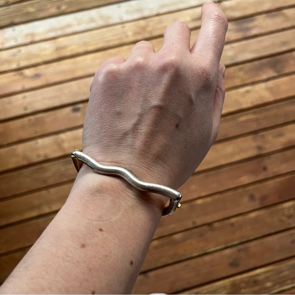 MADEWELL hinge cuff bracelet - Picture 4 of 7